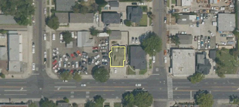 611 Chapman Ave