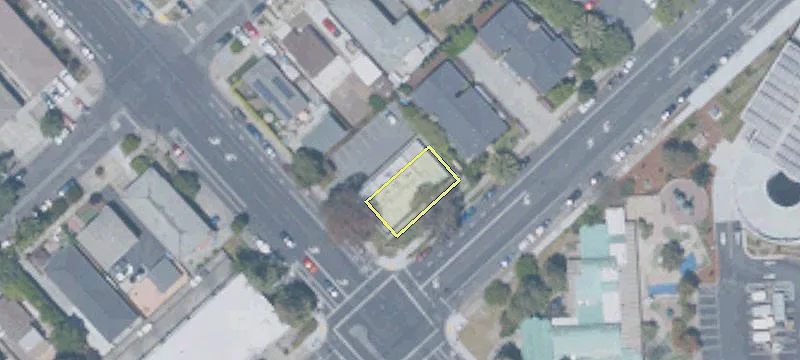 558 Brewster Ave