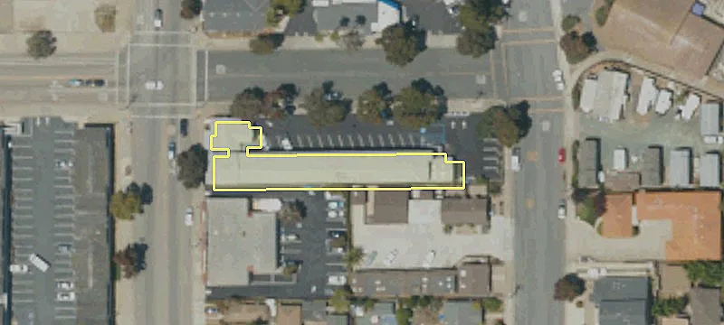 1098 Main St