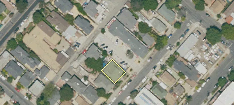 216 Cottage Grv Ave