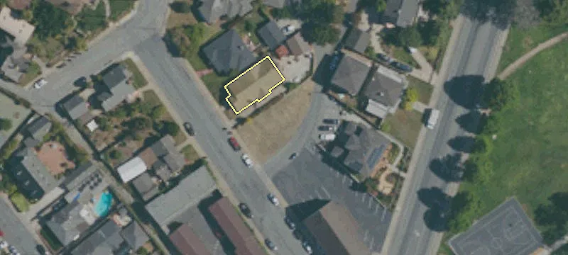 320 Brennan St