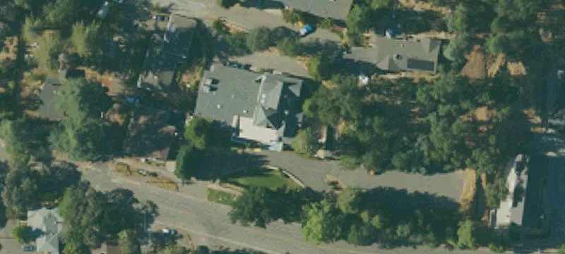 643 Bee St