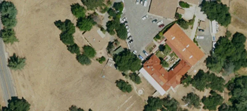 9246 Avenida Miravilla