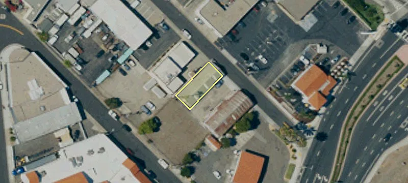 135 Avenida Navarro