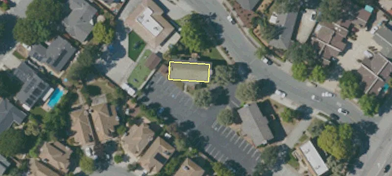 15335 Calle Enrique
