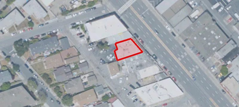 2216 El Camino Real
