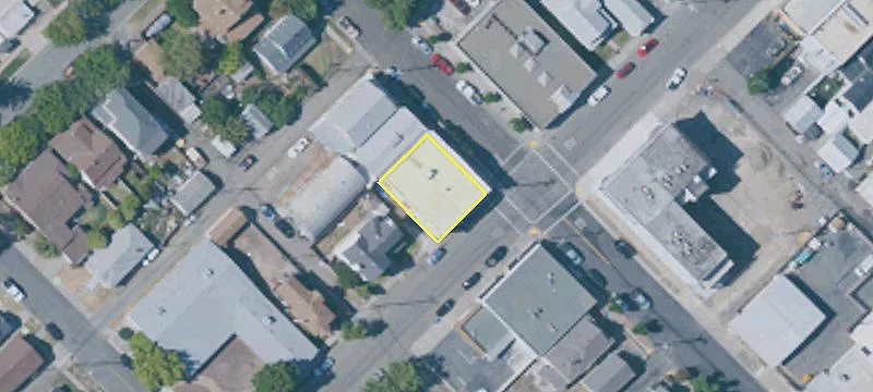 100 2nd St