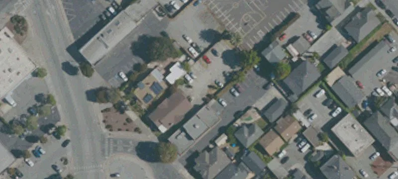 24 Alexander St
