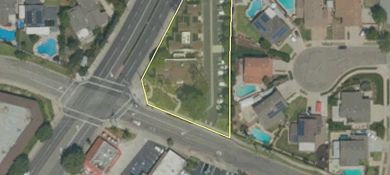 503 Palm Dr