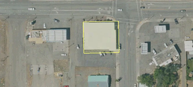 1077 Main St