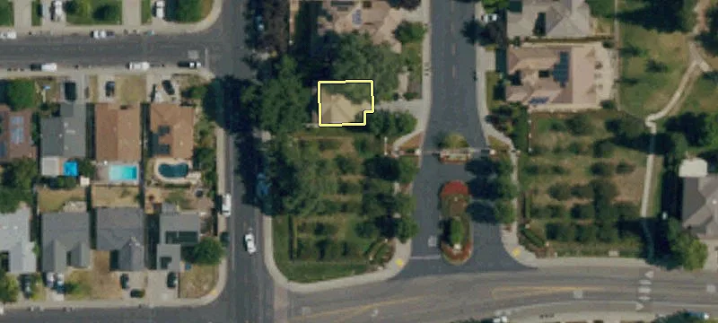 580 Westlake Dr