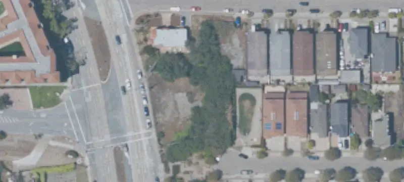 7733 El Camino Real