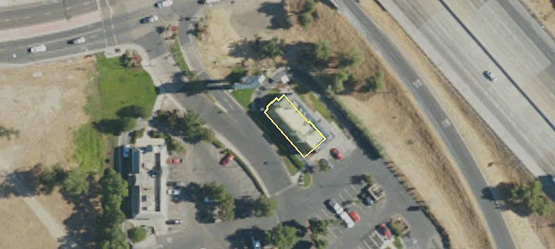 2883 Highland Ave