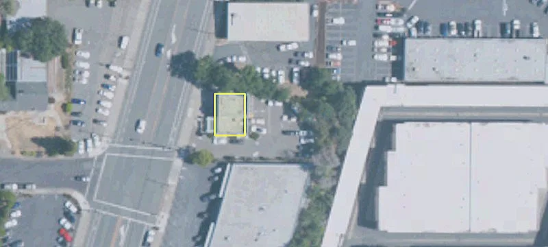 2702 Main St