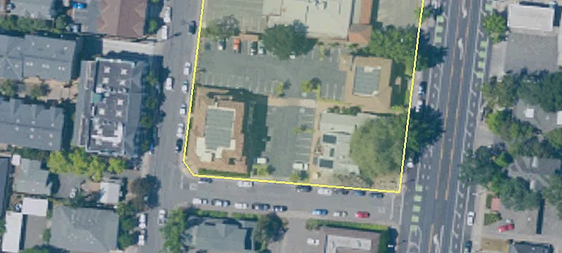 10 Maple St