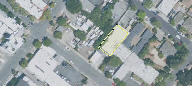 925 High St