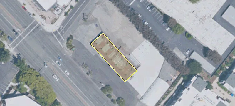 2690 El Camino Real