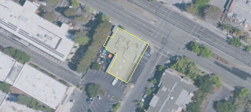 5084 El Camino Real