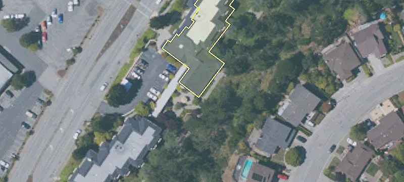 750 Oddstad Blvd