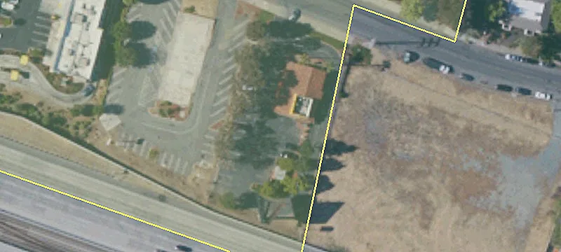 2404 Mahogany Way