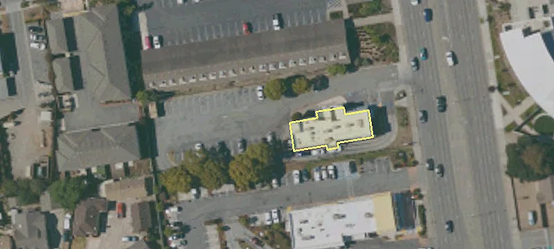 1375 Main St