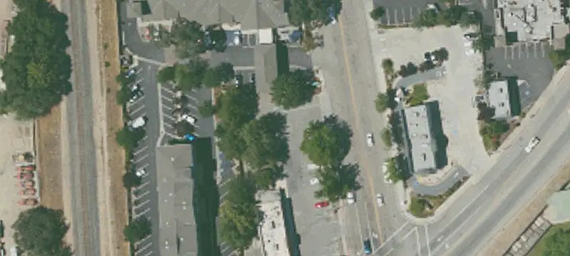 2435 Riverside Ave