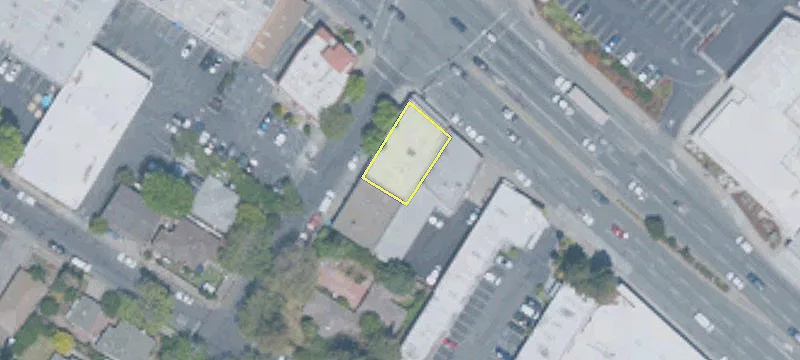 2504 El Camino Real