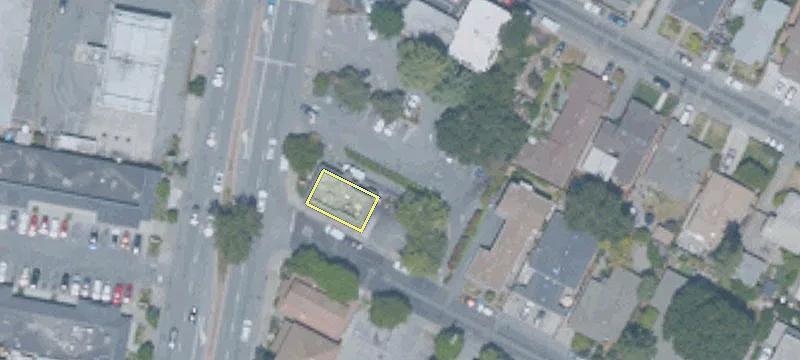 709 Woodside Rd