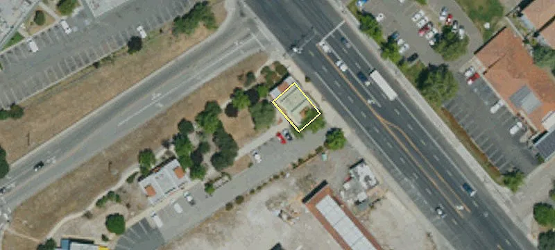 9520 El Camino Real