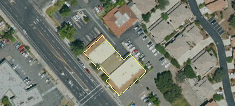 9457 El Camino Real