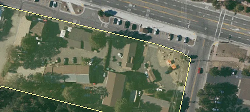 3163 Main St