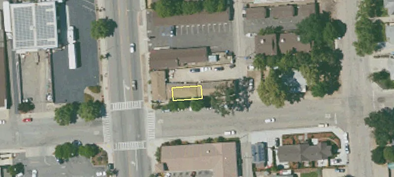 2206 Spg St
