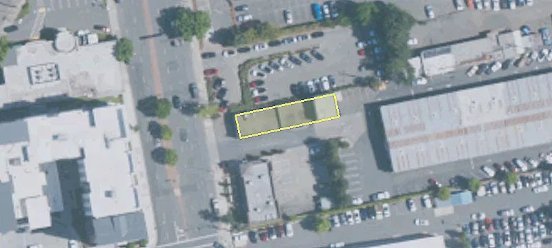2042 Main St