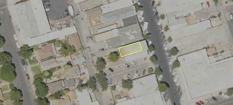 1435 Main St