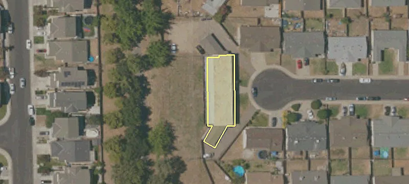 672 Robin Ln