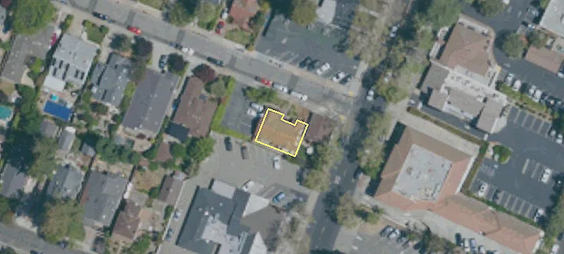 629 Santa Cruz Ave