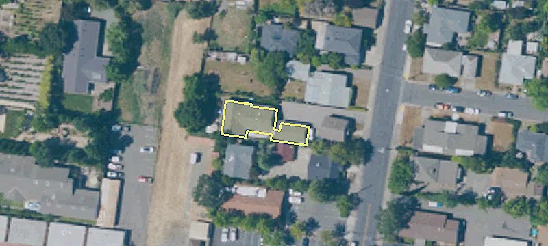 445 2nd W St