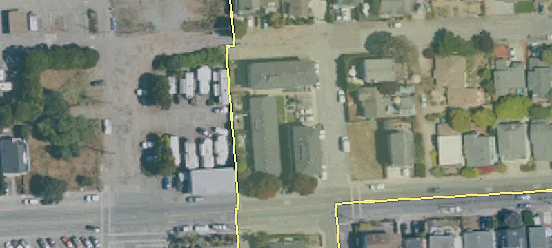 240 Ctr Ave