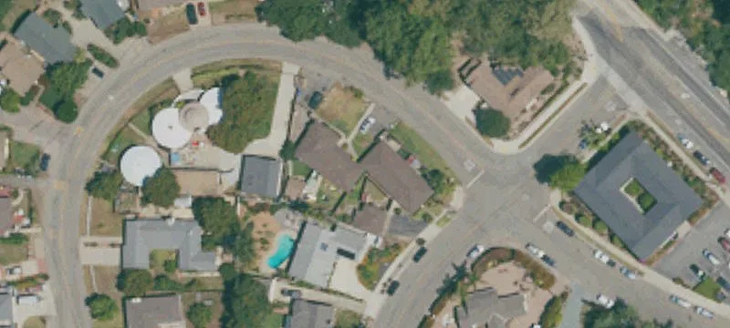 898 Concha Loma Dr