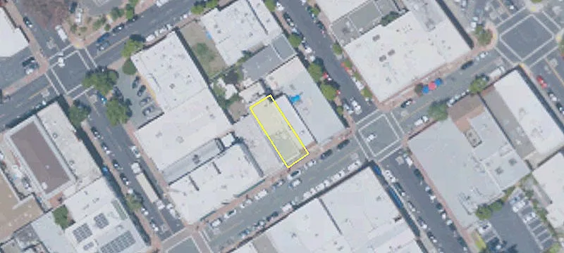 825 Main St
