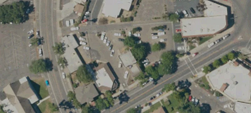 335 Las Palmas Ave