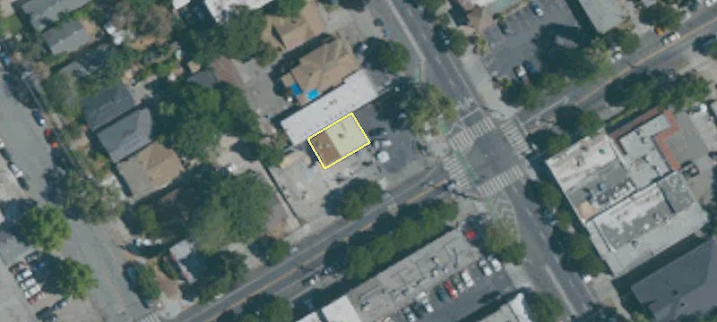 447 William St