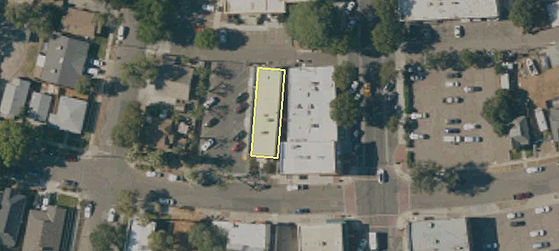 15 8th St