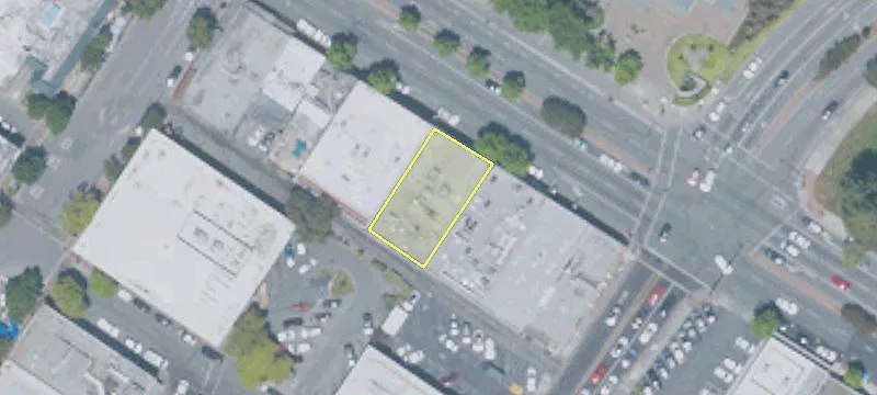 1035 El Camino Real