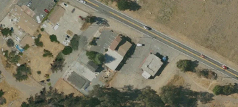 17037 Lakeshore Dr