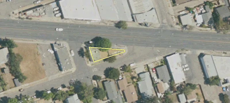 2324 Main St