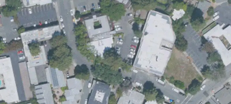 240 Lafayette Cir