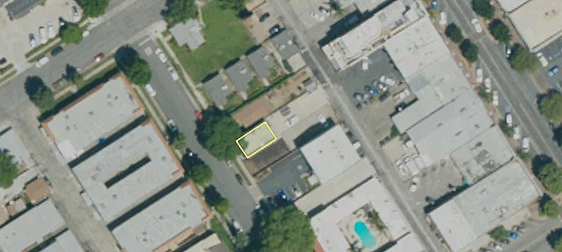 24324 Walnut St