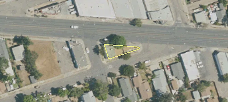 2320 Main St