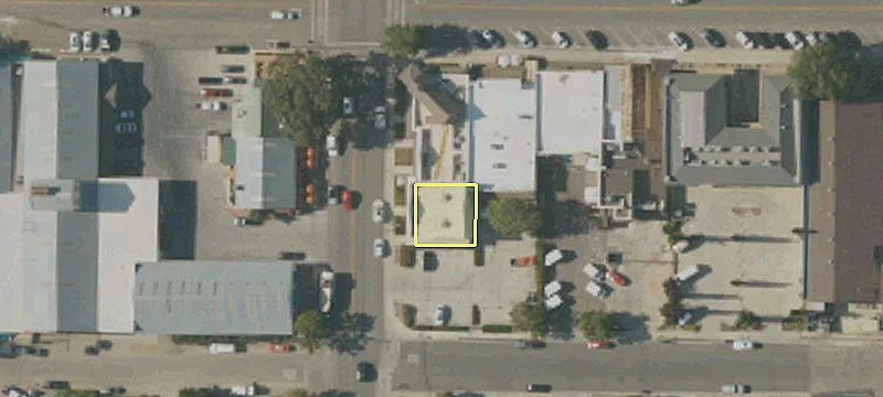 1090 Edison St